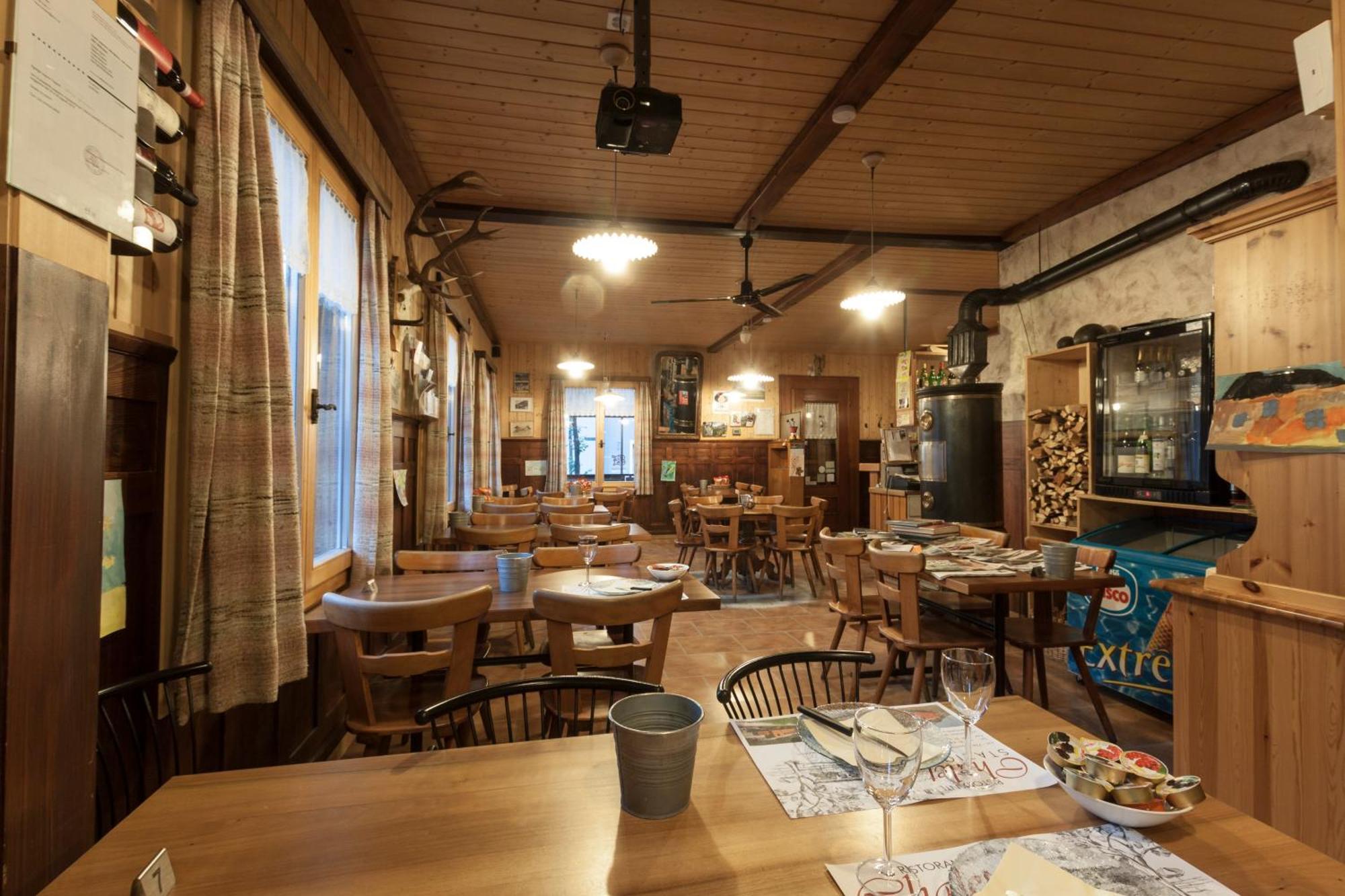 Ristorante Pensione Chalet Stazione Poschiavo Exterior foto