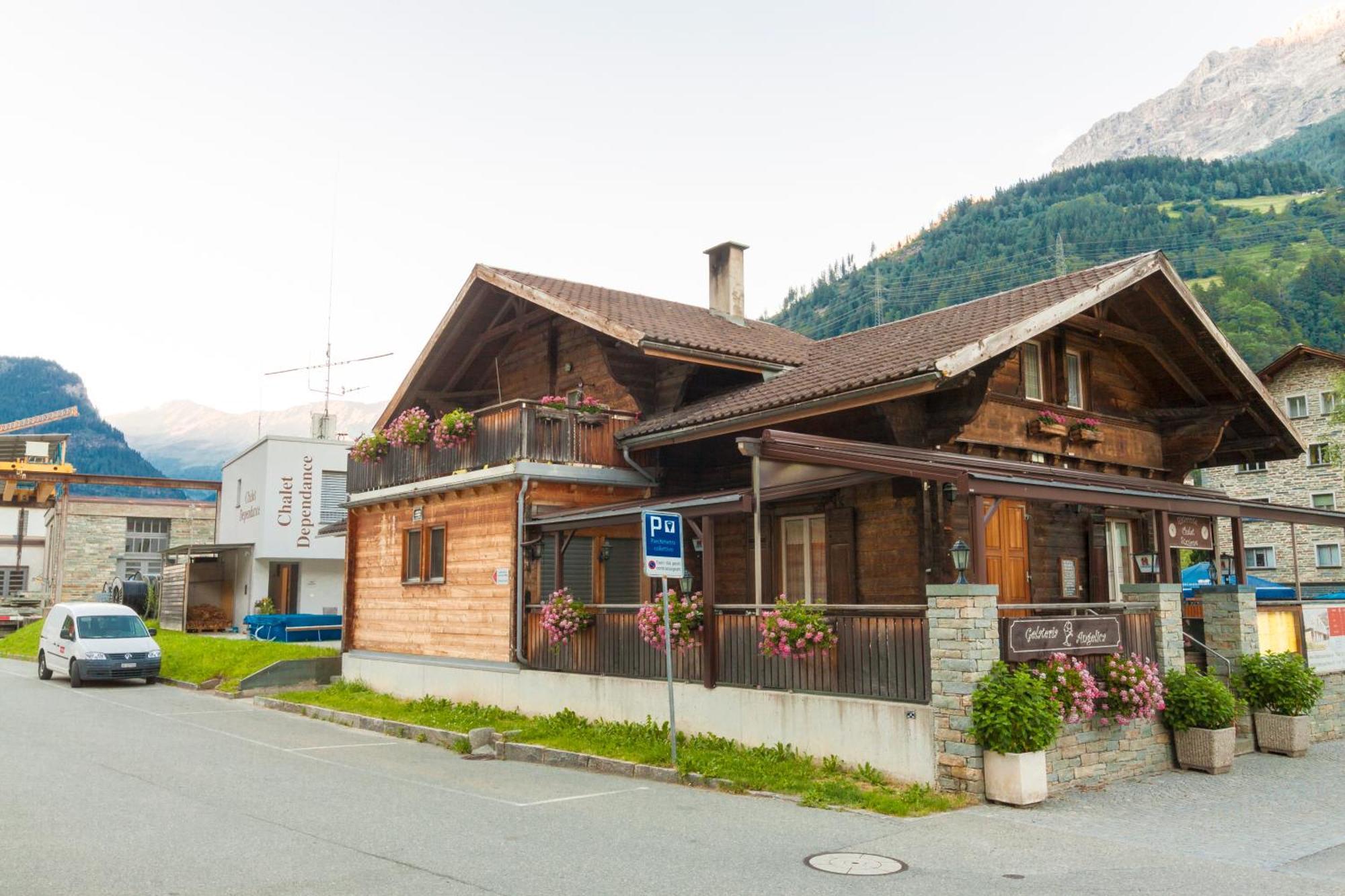 Ristorante Pensione Chalet Stazione Poschiavo Exterior foto